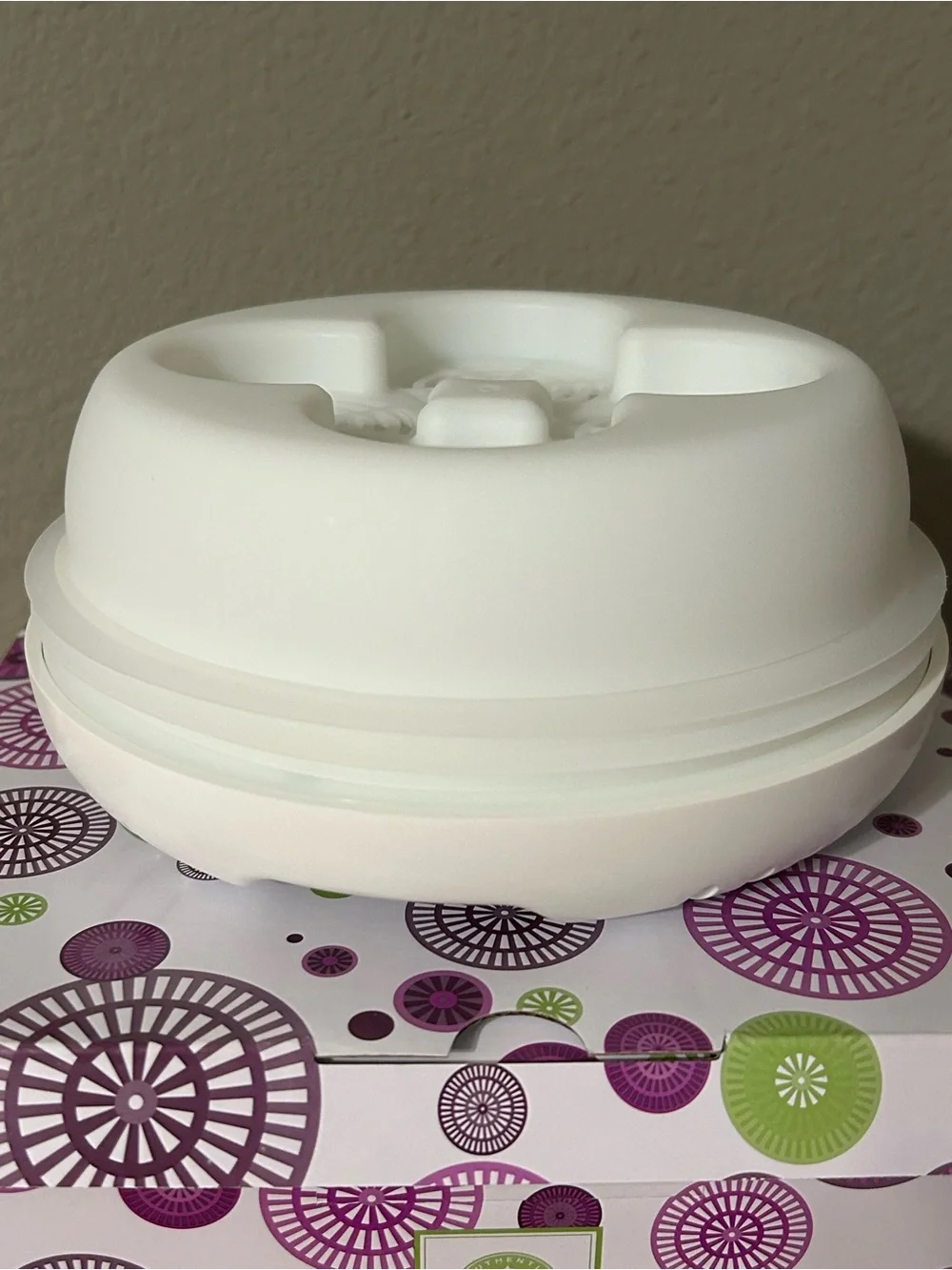 NWT Scentsy Air quad Aromatherapy Diffuser with 4 pod twin packs